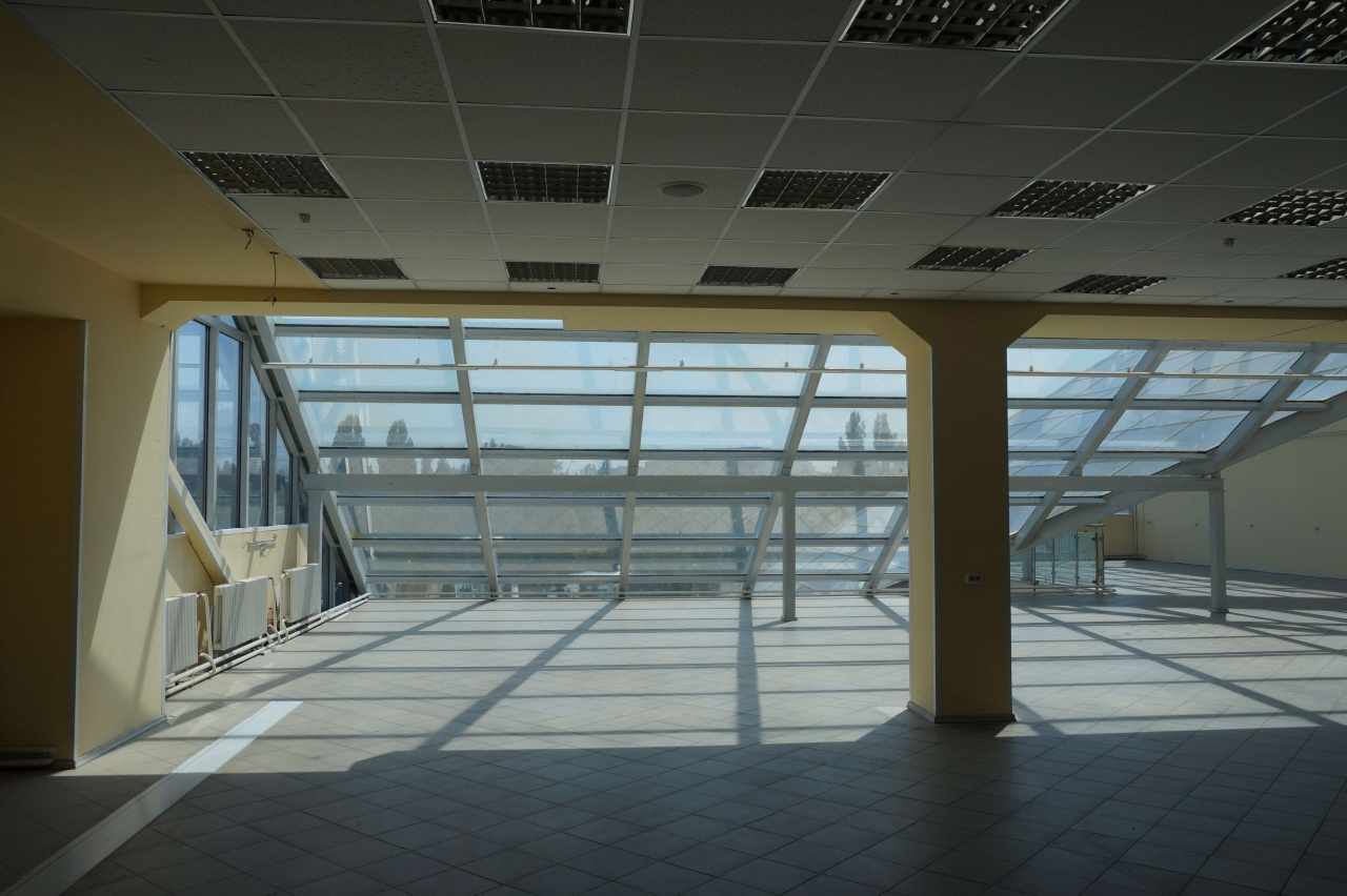 Сдать торговое помещение за 500 400 рублей на Ул. космонавтов, д. 98
