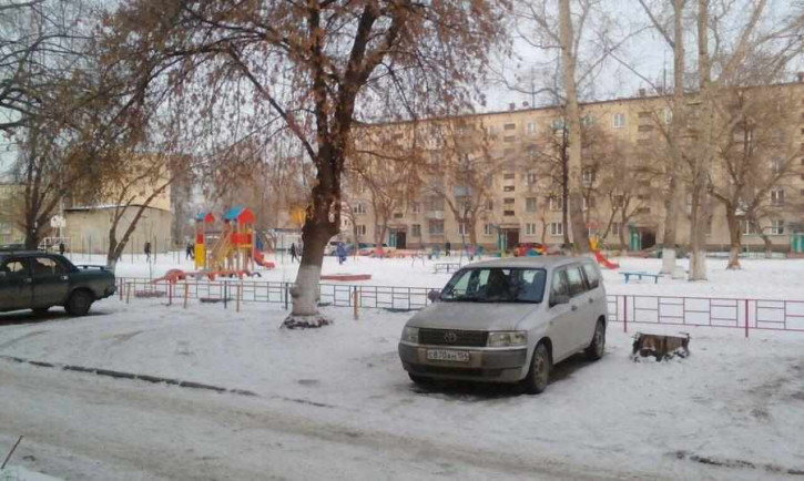 3-комн квартира Микрорайон,6