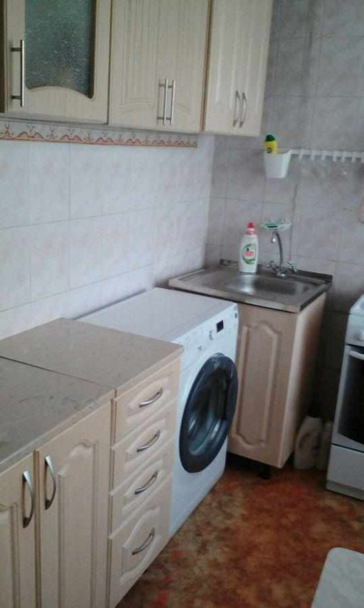 3-комн квартира Микрорайон,6
