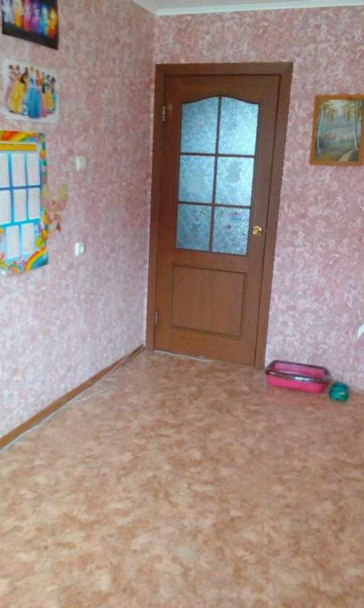 3-комн квартира Микрорайон,6
