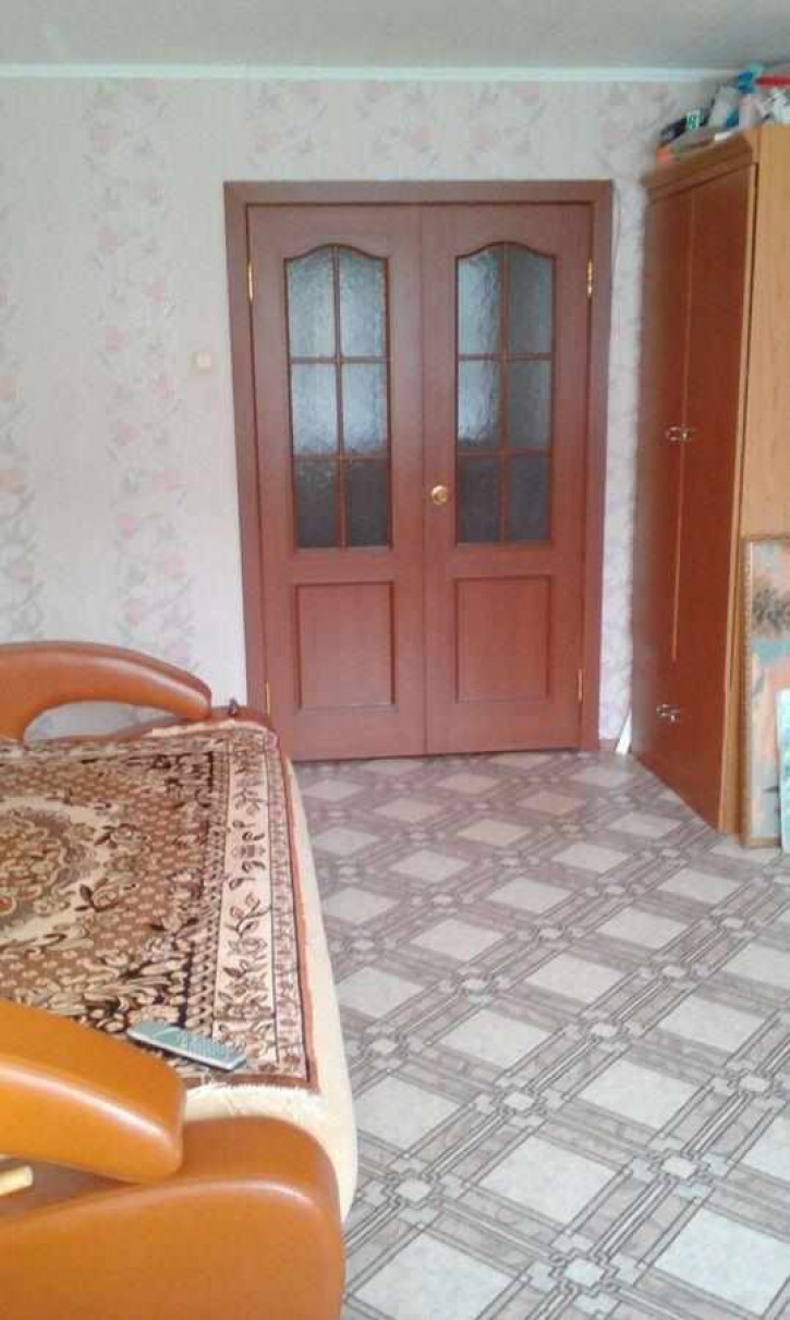 3-комн квартира Микрорайон,6