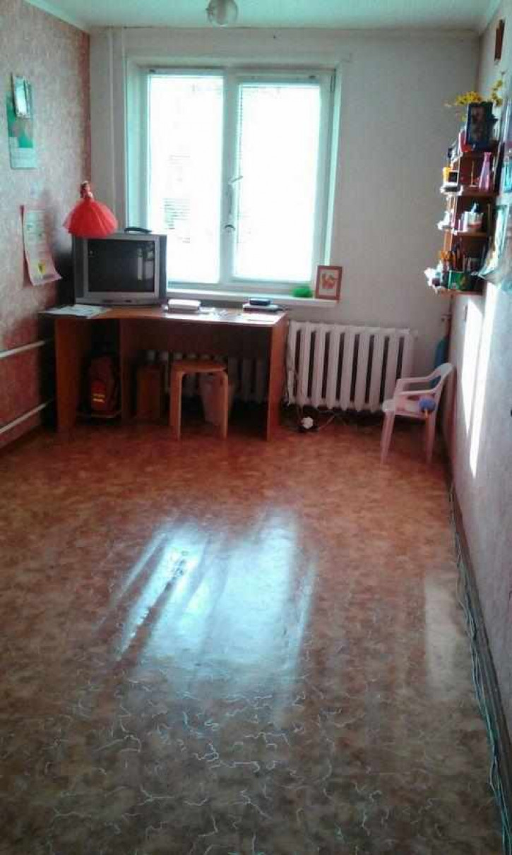 3-комн квартира Микрорайон,6