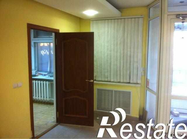Сдать торговое помещение за 155 000 рублей на РФ, Республикам Коми пр. Ленина дом 53