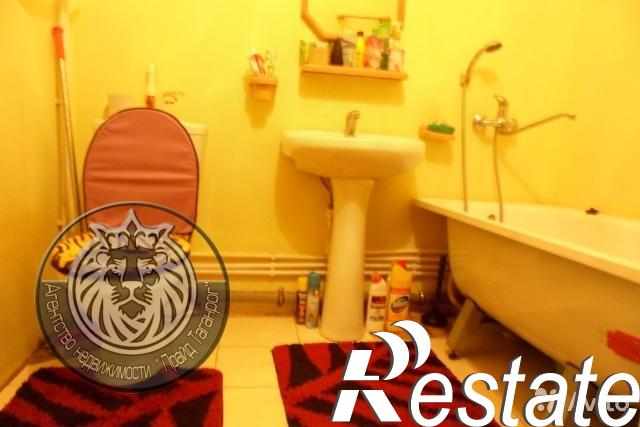 Купить квартиру за 2 800 000 рублей на Адмирала Крюйса ул, 23