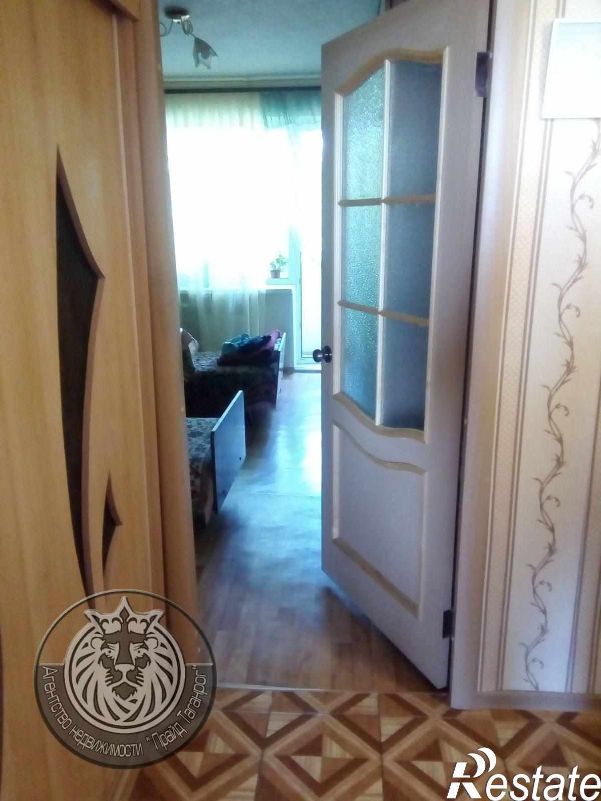 Купить квартиру за 2 100 000 рублей на Розы Люксембург ул, 63/1