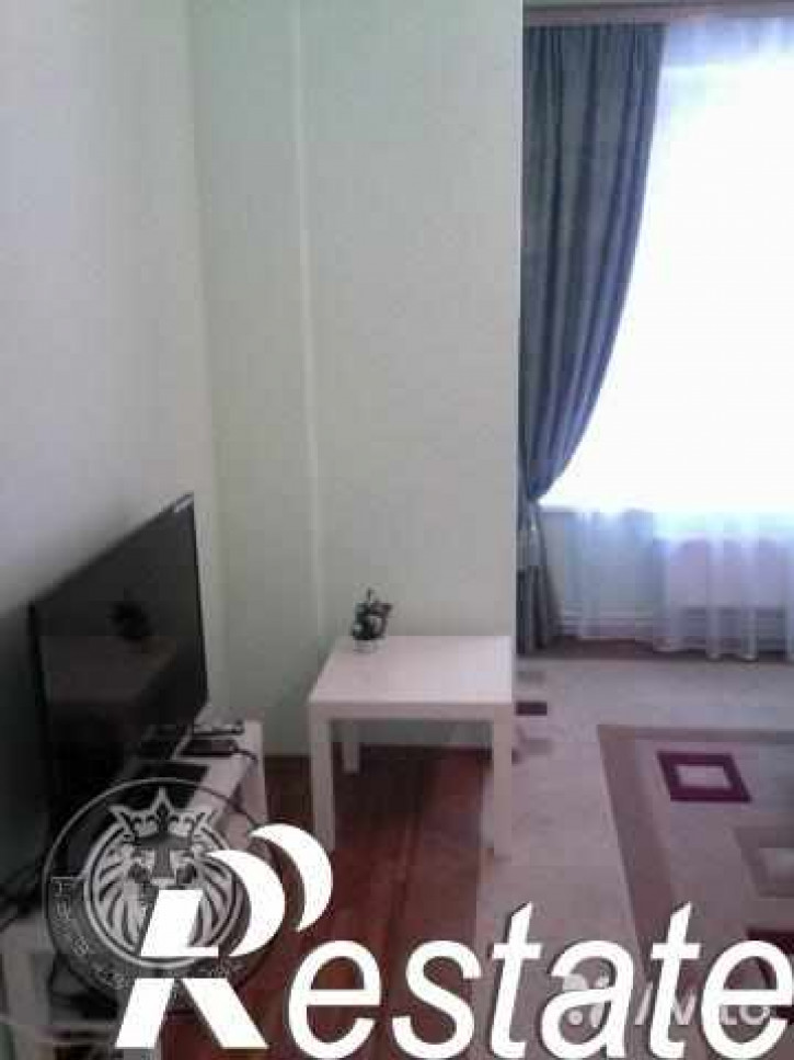 3-комн квартира Адмирала Крюйса ул, 23