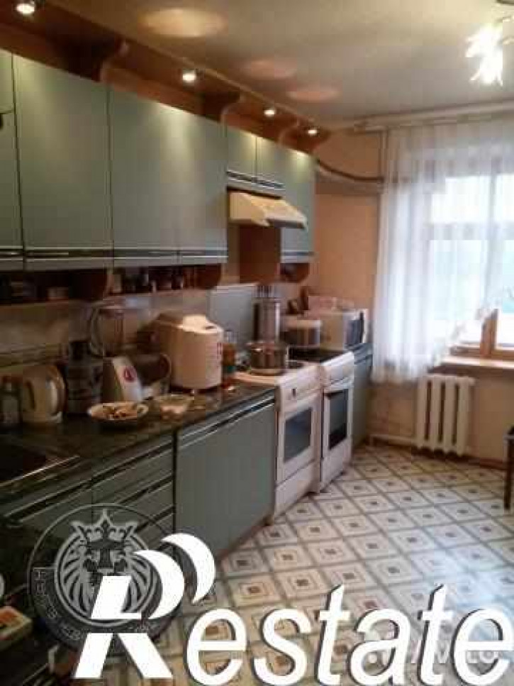 3-комн квартира Комарова ул,  4, корпус 2