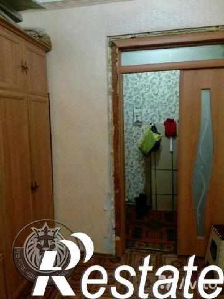 2-комн квартира Октябрьская пл, 2