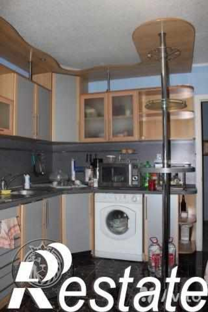 3-комн квартира Новый 8-й пер, 68