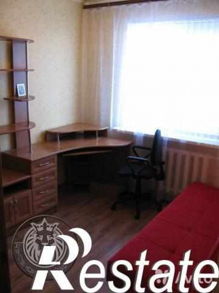 3-комн квартира Дзержинского ул, 37