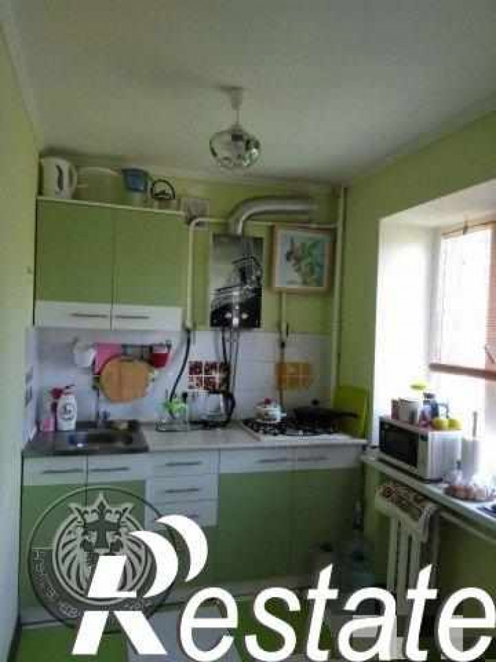 3-комн квартира Комсомольский Спуск ул, 2а