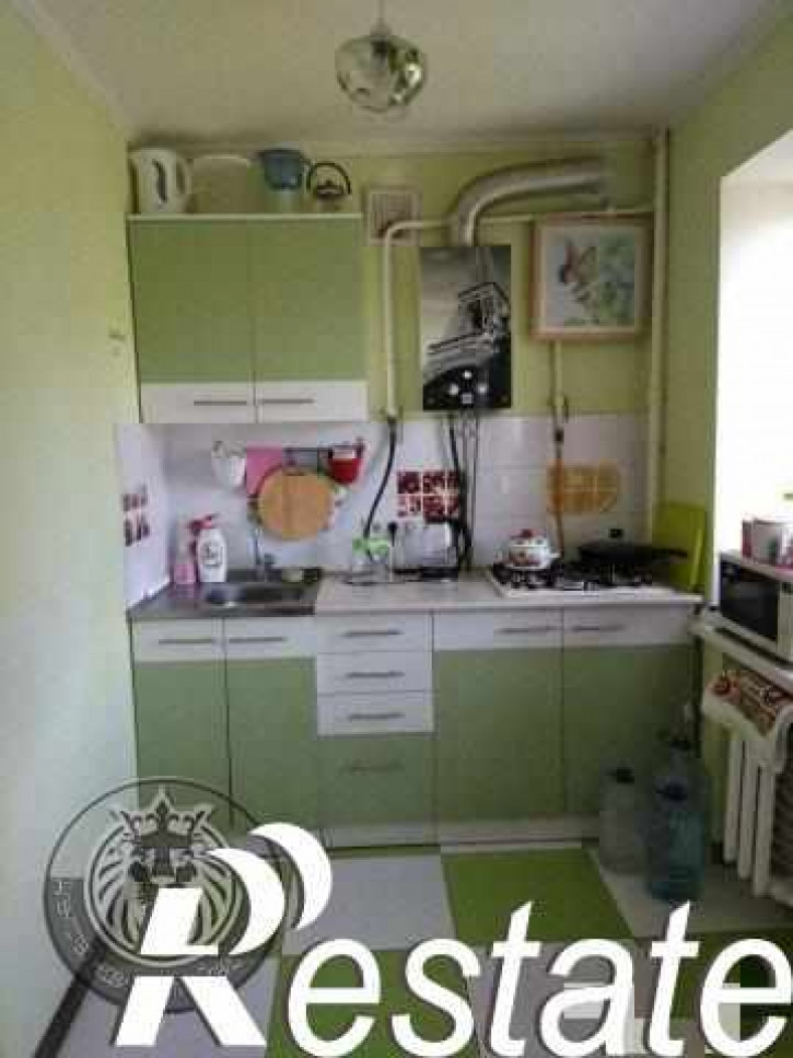 3-комн квартира Комсомольский Спуск ул, 2а