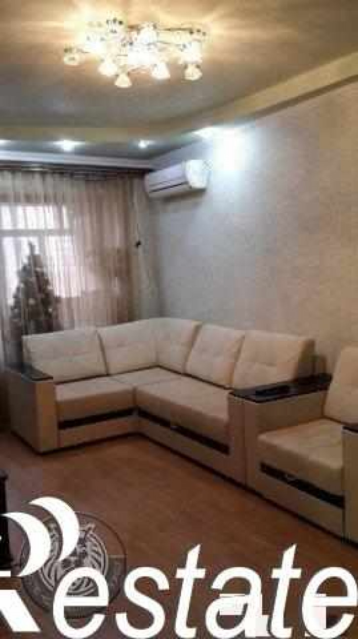 3-комн квартира Комарова ул, 4