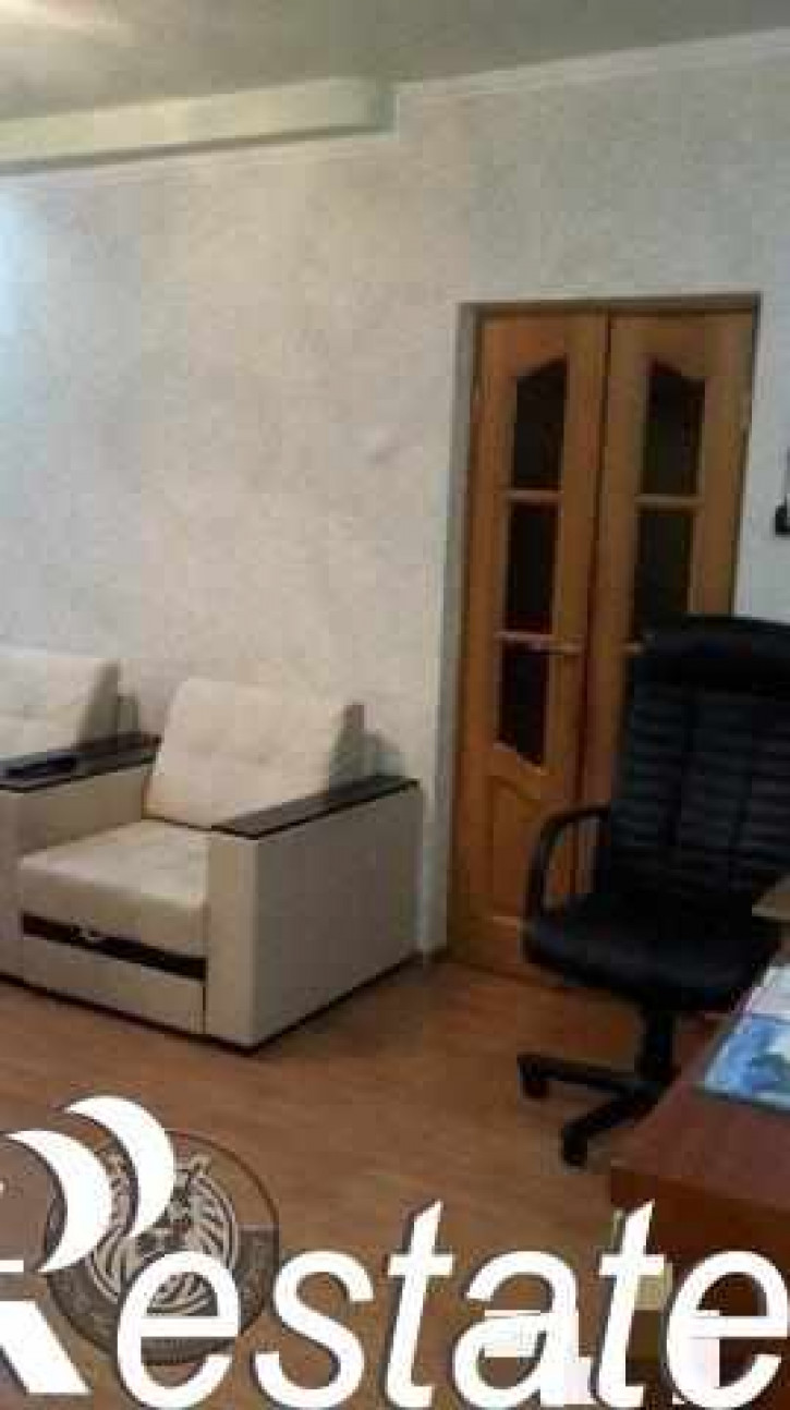 3-комн квартира Комарова ул, 4