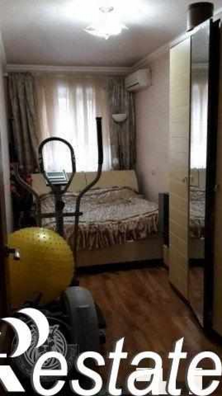 3-комн квартира Комарова ул, 4