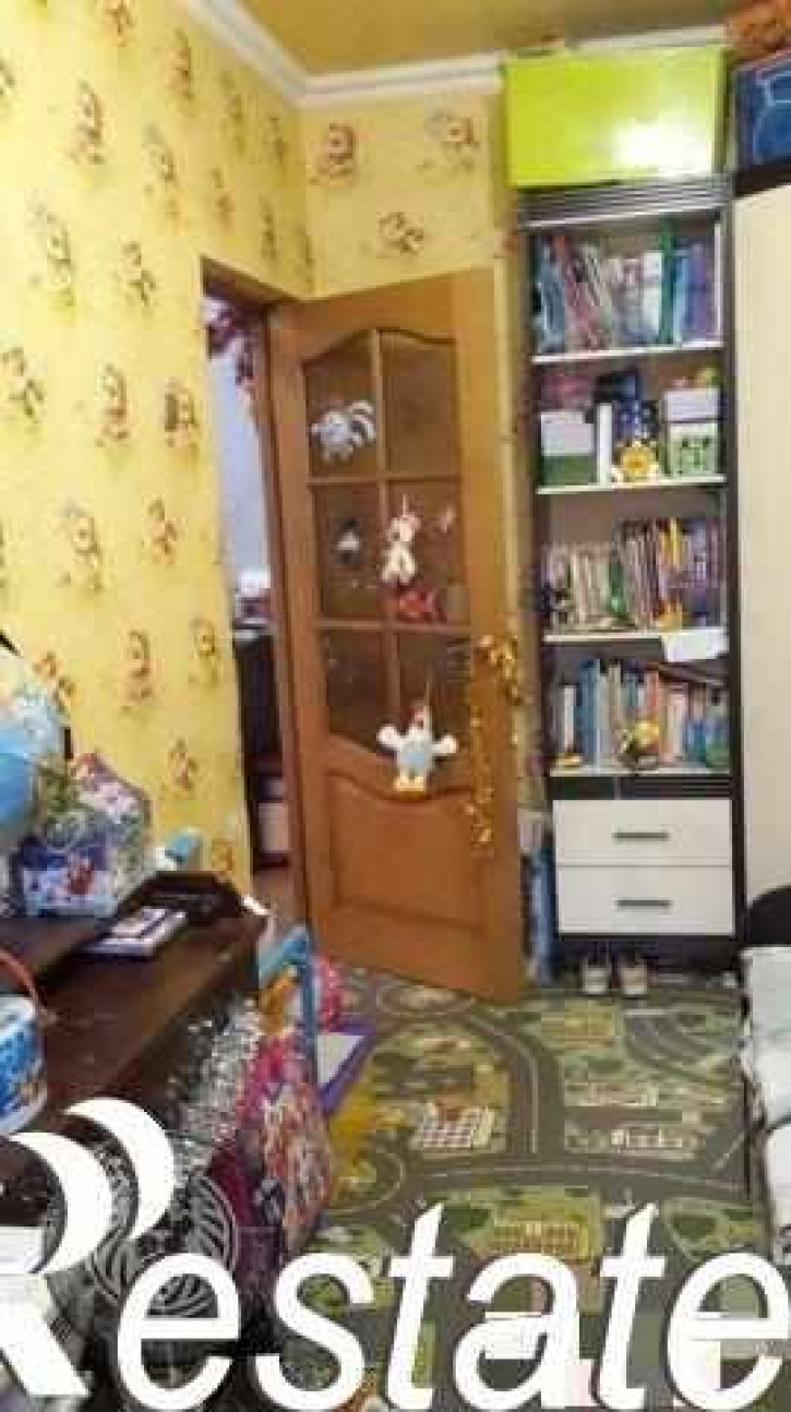 3-комн квартира Комарова ул, 4