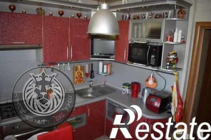 2-комн квартира Колхозный пер, 4
