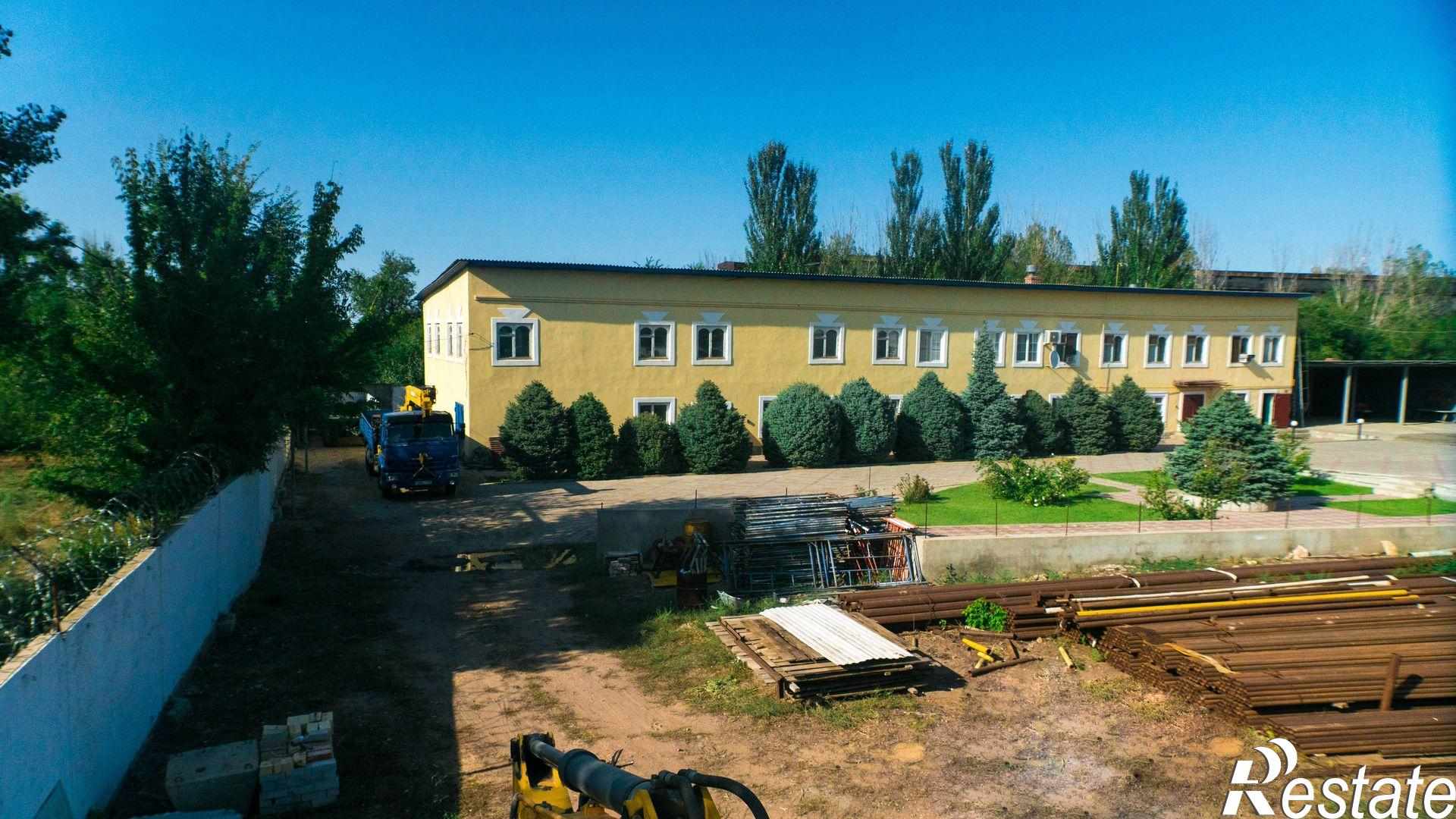 Сдать помещение свободного назначения за 220 000 рублей на г. Астрахань, ул. Украинская, 3