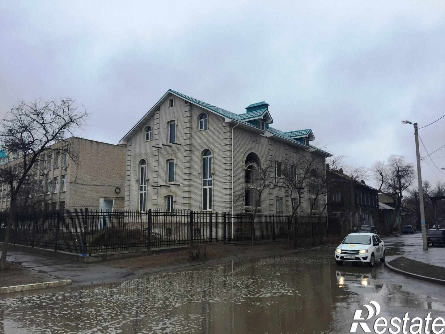 Сдать помещение свободного назначения за 315 000 рублей на г. Астрахань, Кировский р-н, ул. Грибоедова, 16