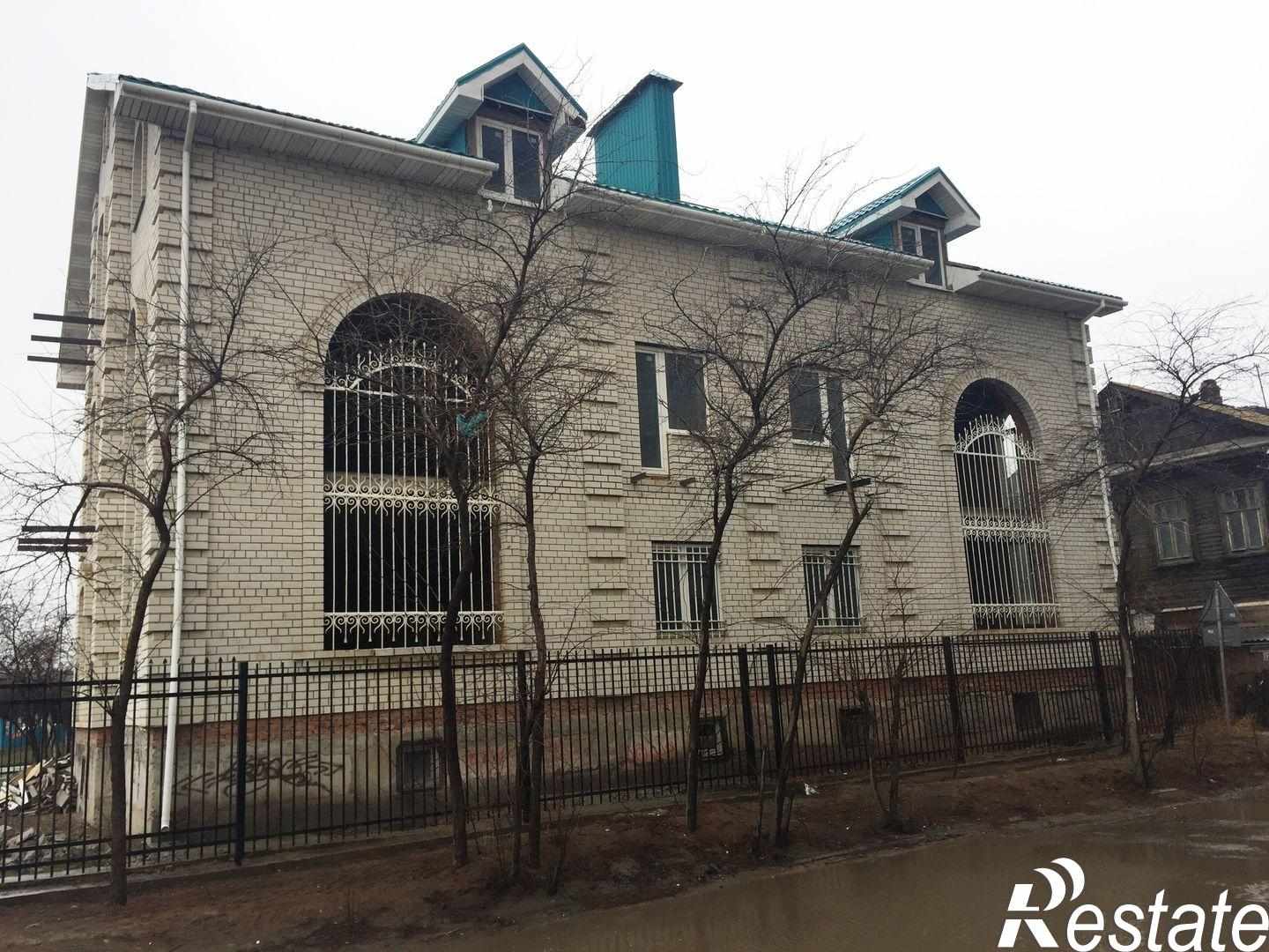Сдать помещение свободного назначения за 315 000 рублей на г. Астрахань, Кировский р-н, ул. Грибоедова, 16