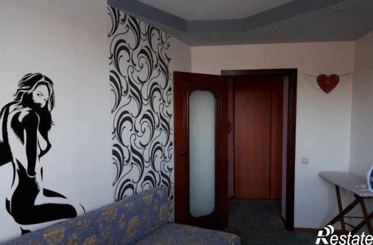 4-комн квартира Белградская, 25