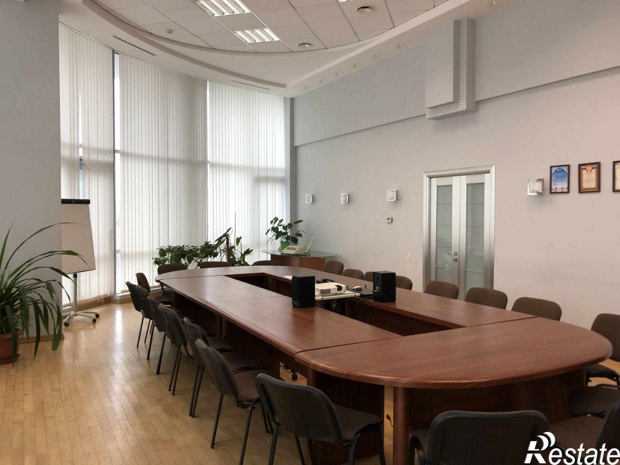 Купить помещение свободного назначения за 95 000 000 рублей на г. Астрахань, Кировский р-н, ул. Шаумяна 23