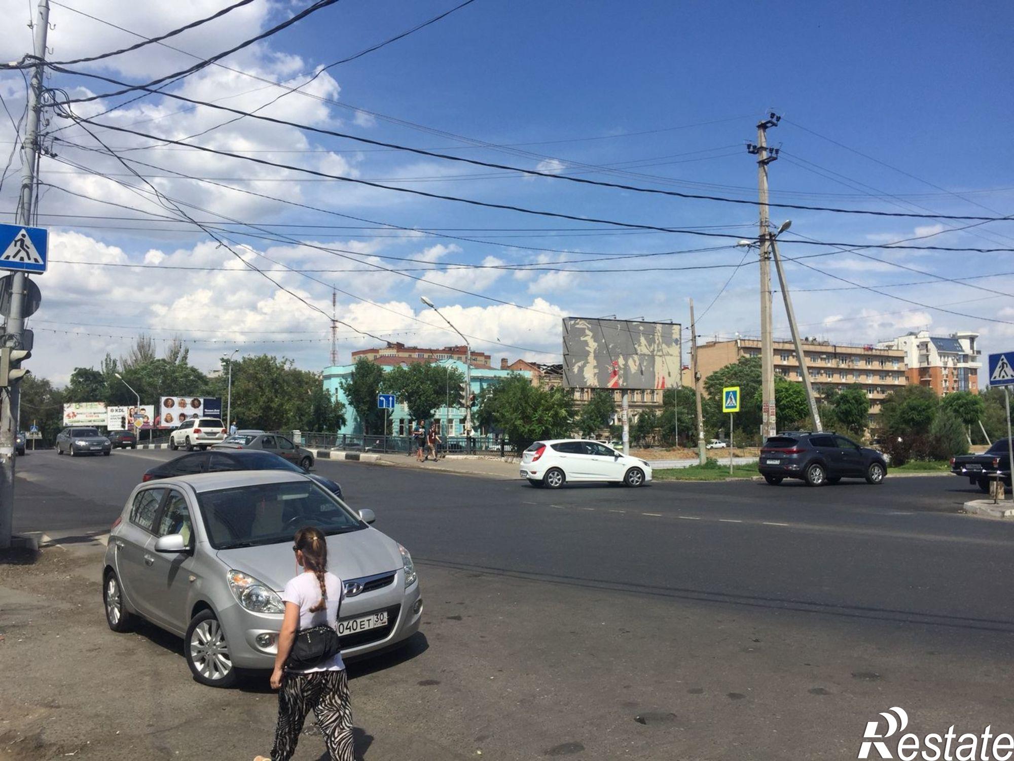 Сдать офис, помещение под офис за 10 000 рублей на г. Астрахань, Кировский р-н, ул. Коммунистическая 17