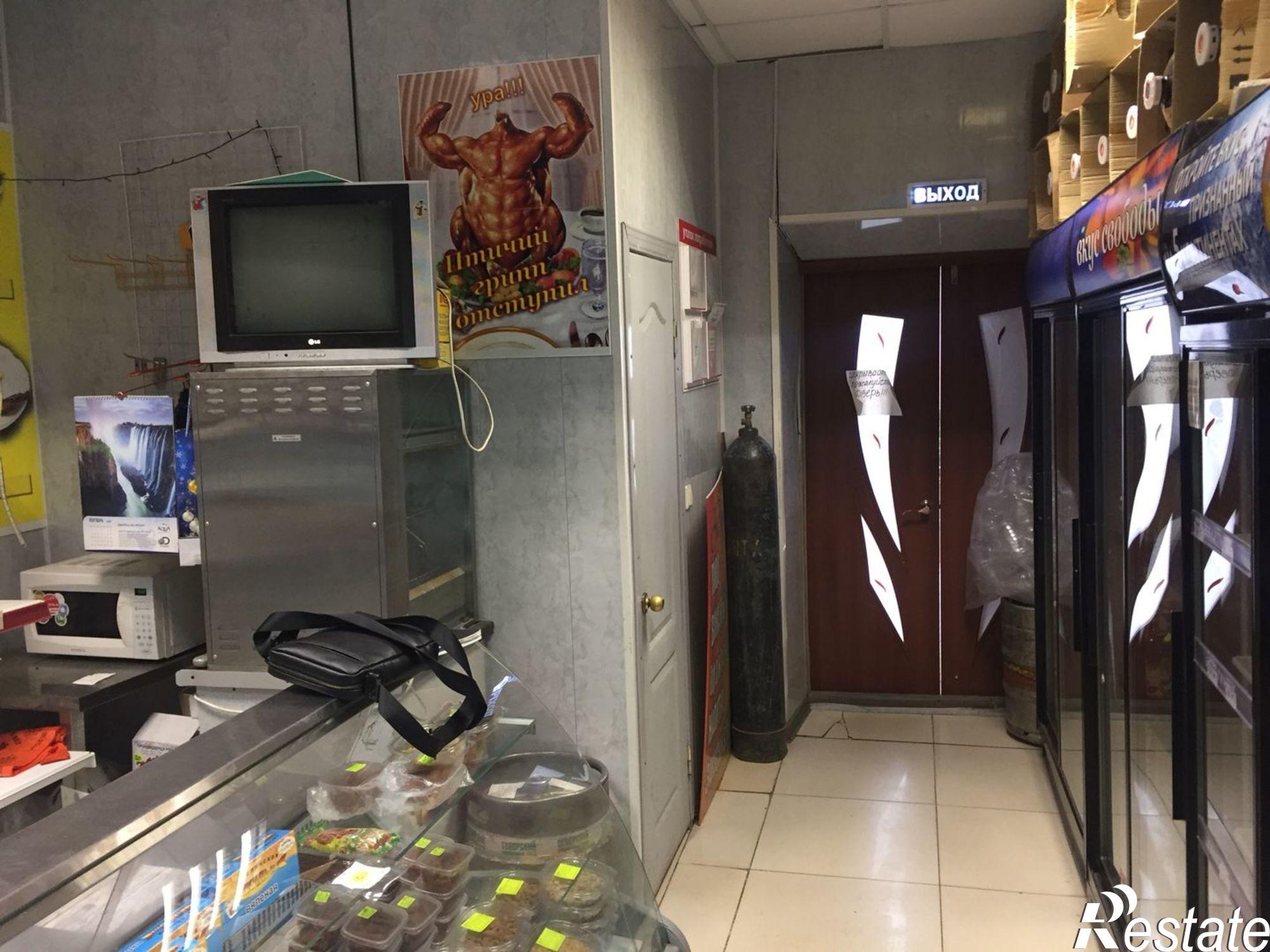 Сдать помещение свободного назначения за 25 000 рублей на г. Астрахань, Кировский р-н, ул. Бэра 18
