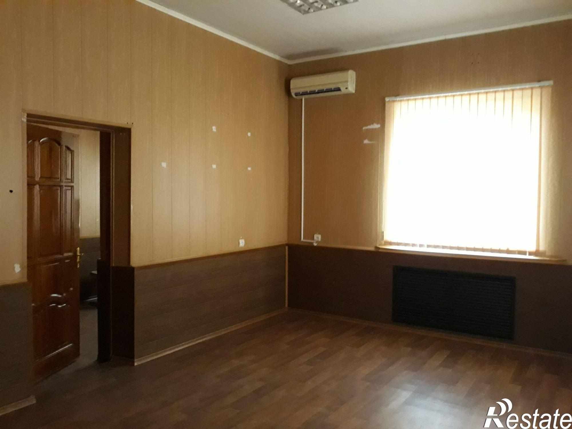 Сдать офис, помещение под офис за 41 990 рублей на г. Астрахань, Советский р-н, ул. Набережная реки Царева 1