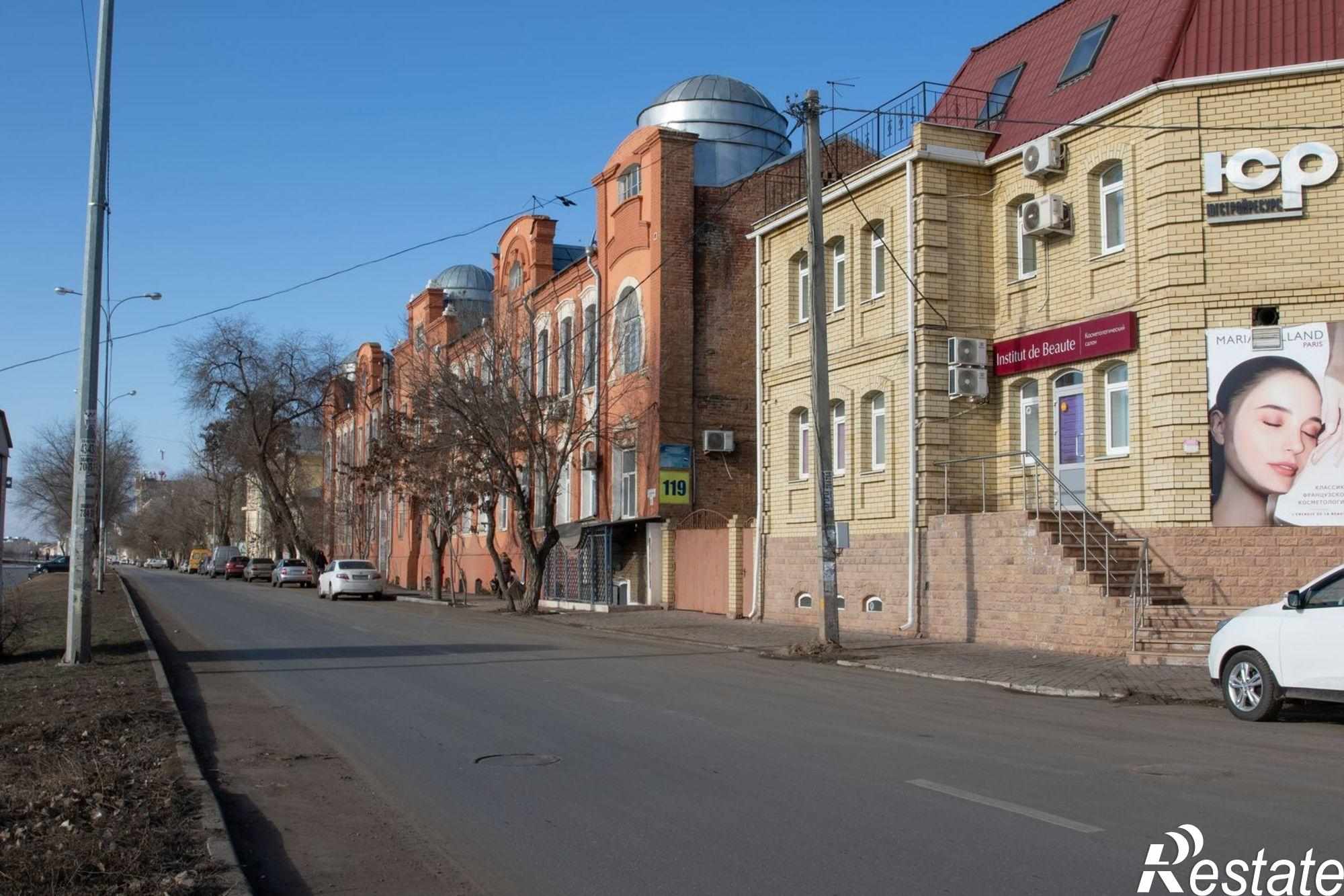 Купить дачу, дом, коттедж за 15 500 000 рублей на г. Астрахань, Кировский р-н, ул. Набережная 1 Мая 123а