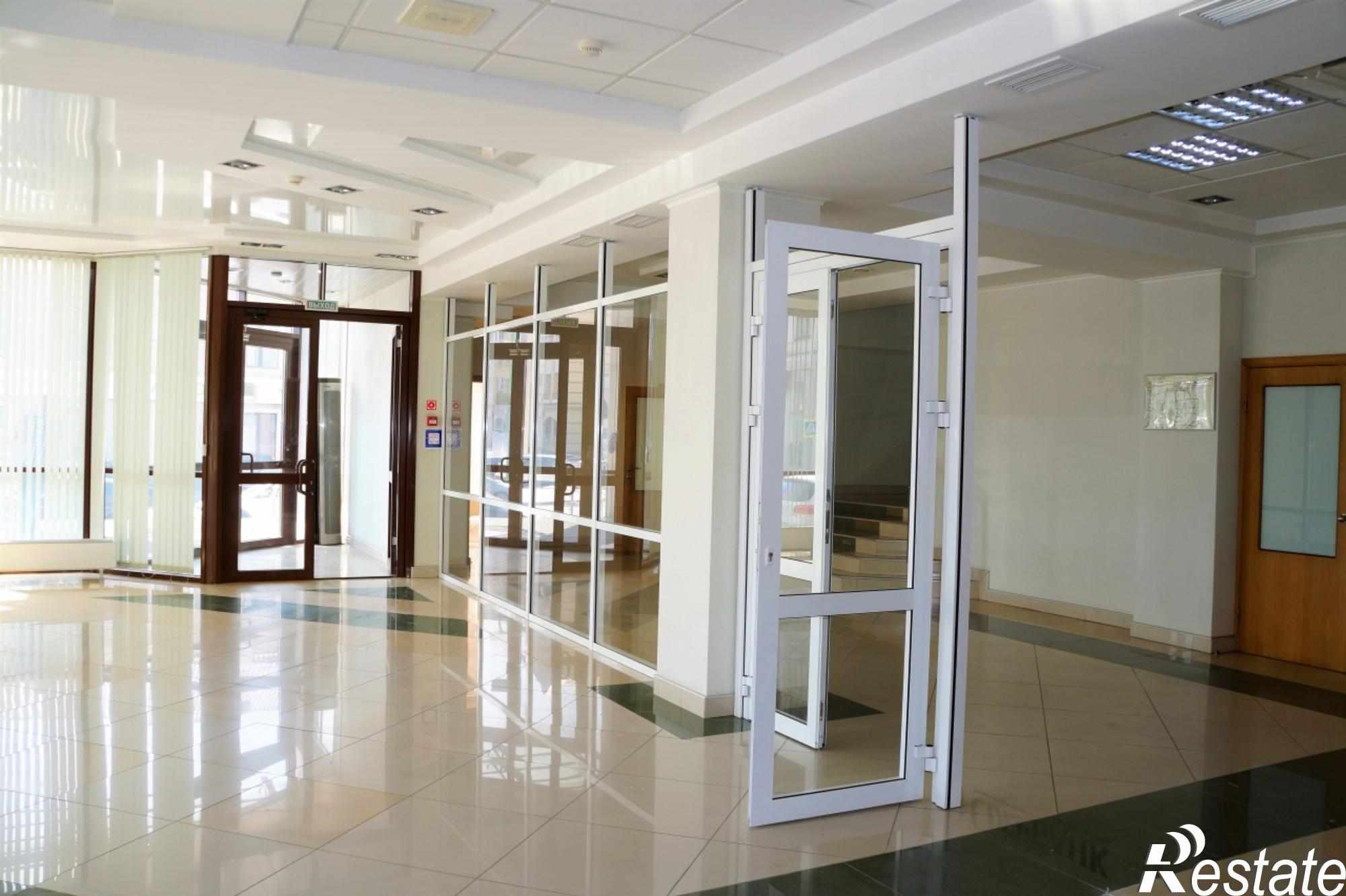 Сдать офис, помещение под офис за 444 000 рублей на пл. Петра Великого, д. 3