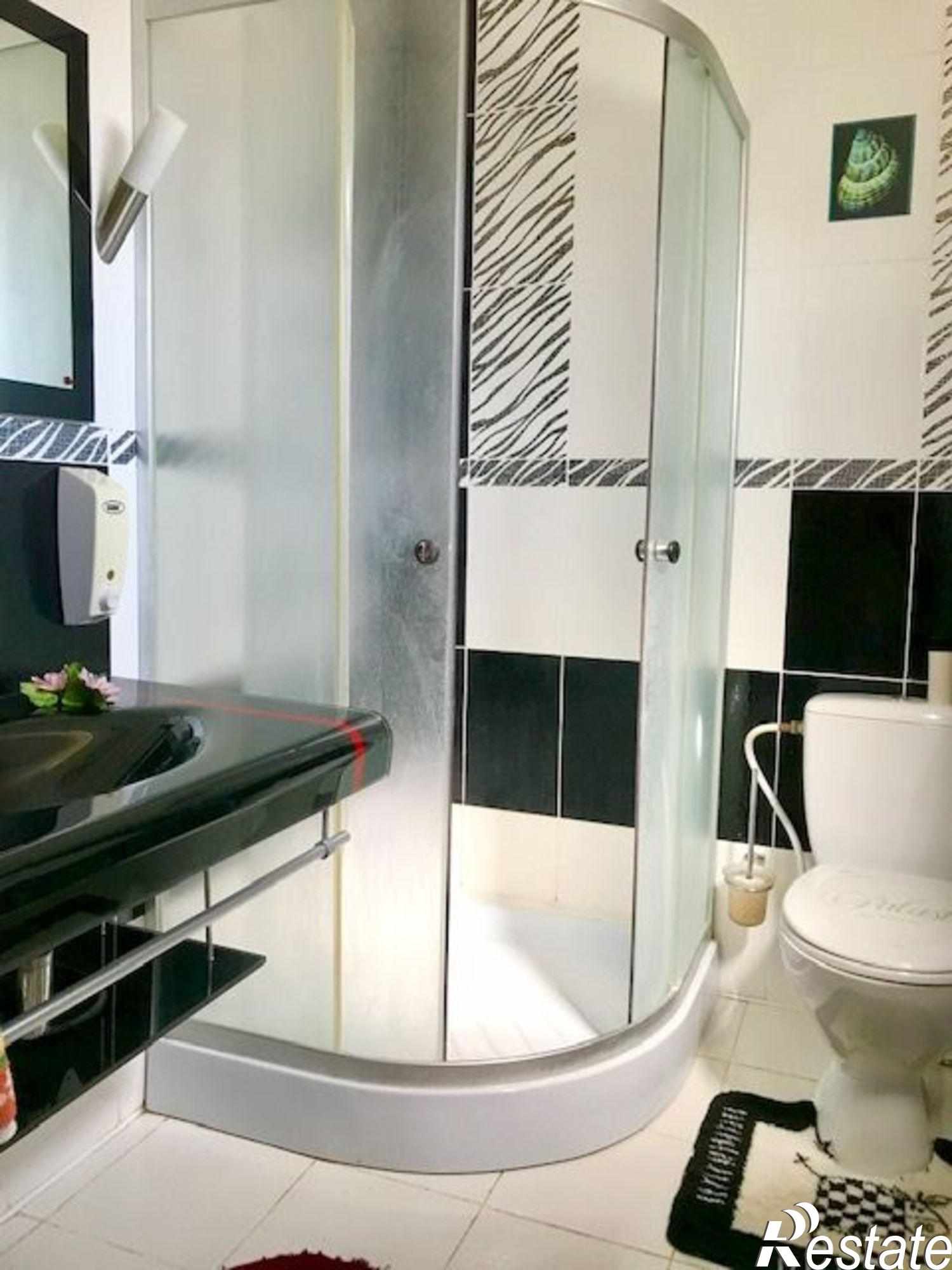 Купить дачу, дом, коттедж за 19 500 000 рублей на Вишнёвая улица, 4