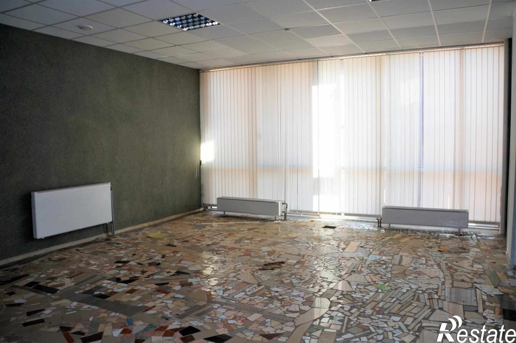Сдать торговое помещение за 154 000 рублей на пл. Петра Великого, д. 3