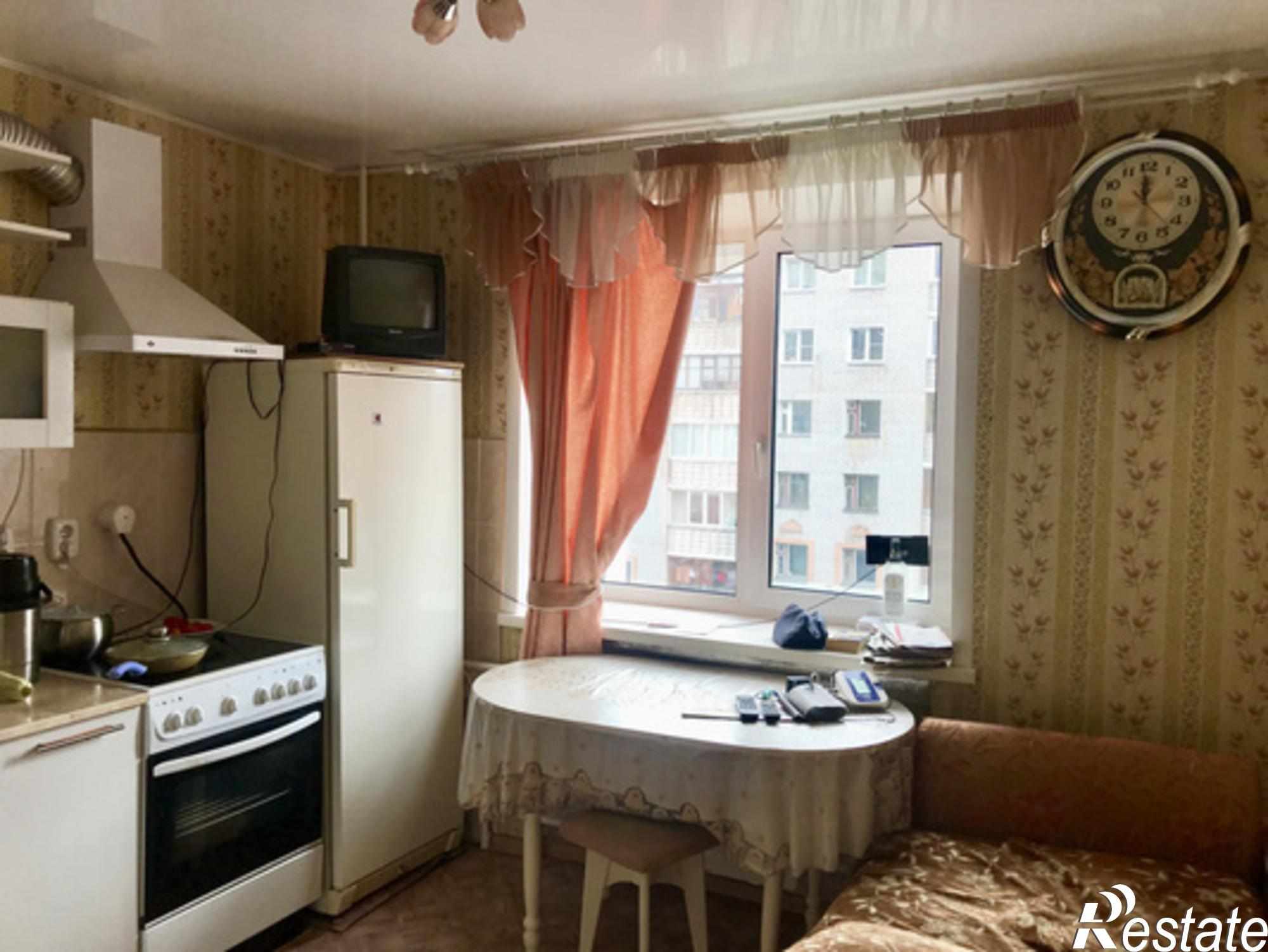 Купить квартиру за 1 950 000 рублей на Киров г, Чехова ул, 8