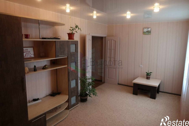 2-комн квартира ул. Комсомольская,3