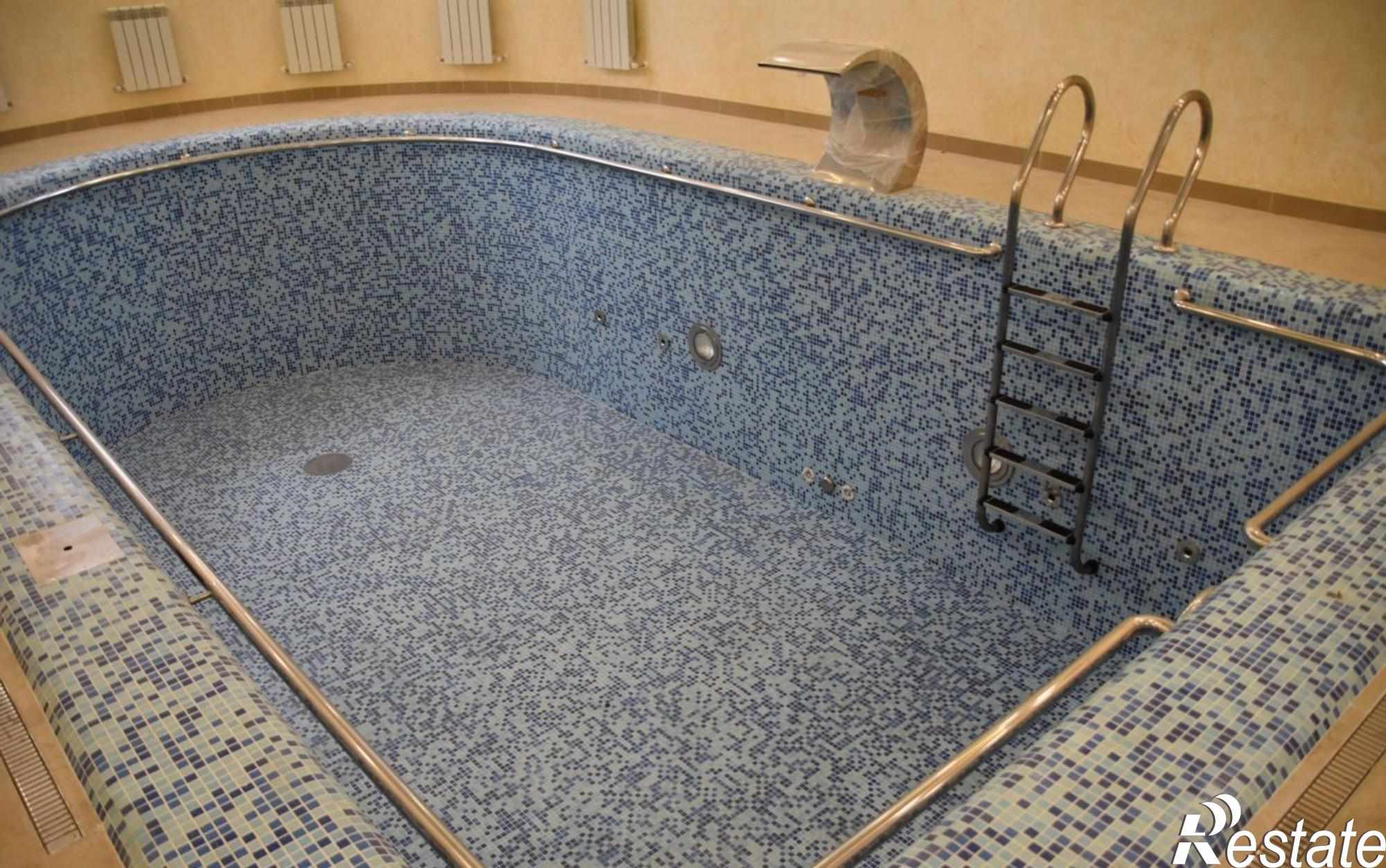 Купить торговое помещение за 18 000 000 рублей на ул. Гагарина, д. 87а
