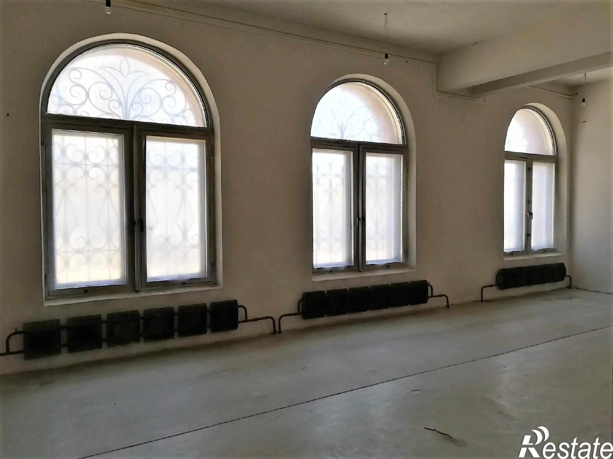 Сдать торговое помещение за 107 500 рублей на ул. Октябрьская, д. 3