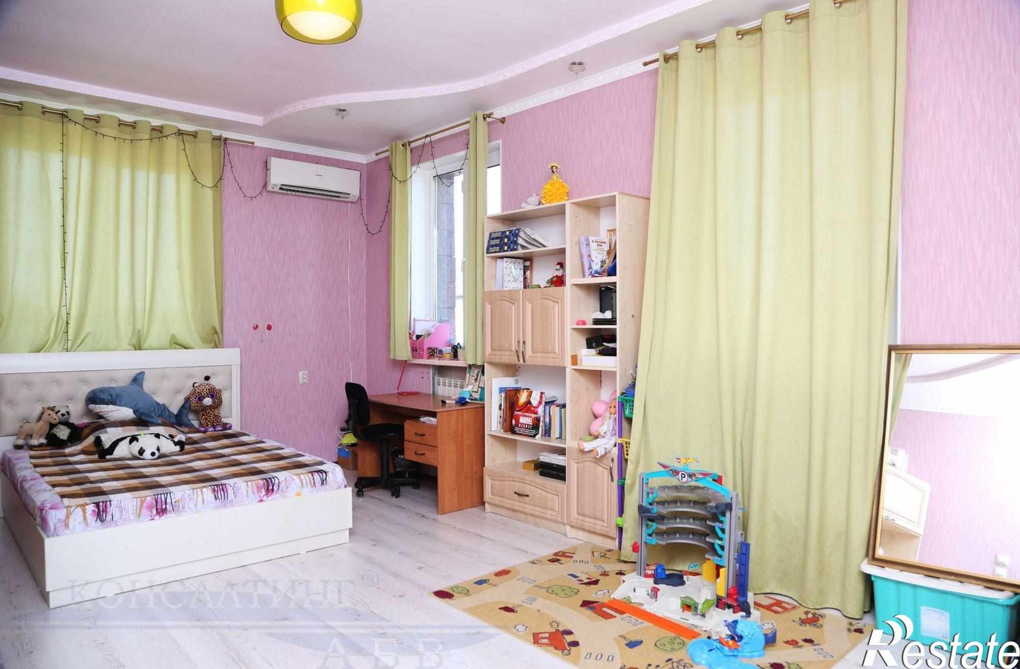Купить дачу, дом, коттедж за 8 100 000 рублей на г. Астрахань, Советский район, ул. Тополиная