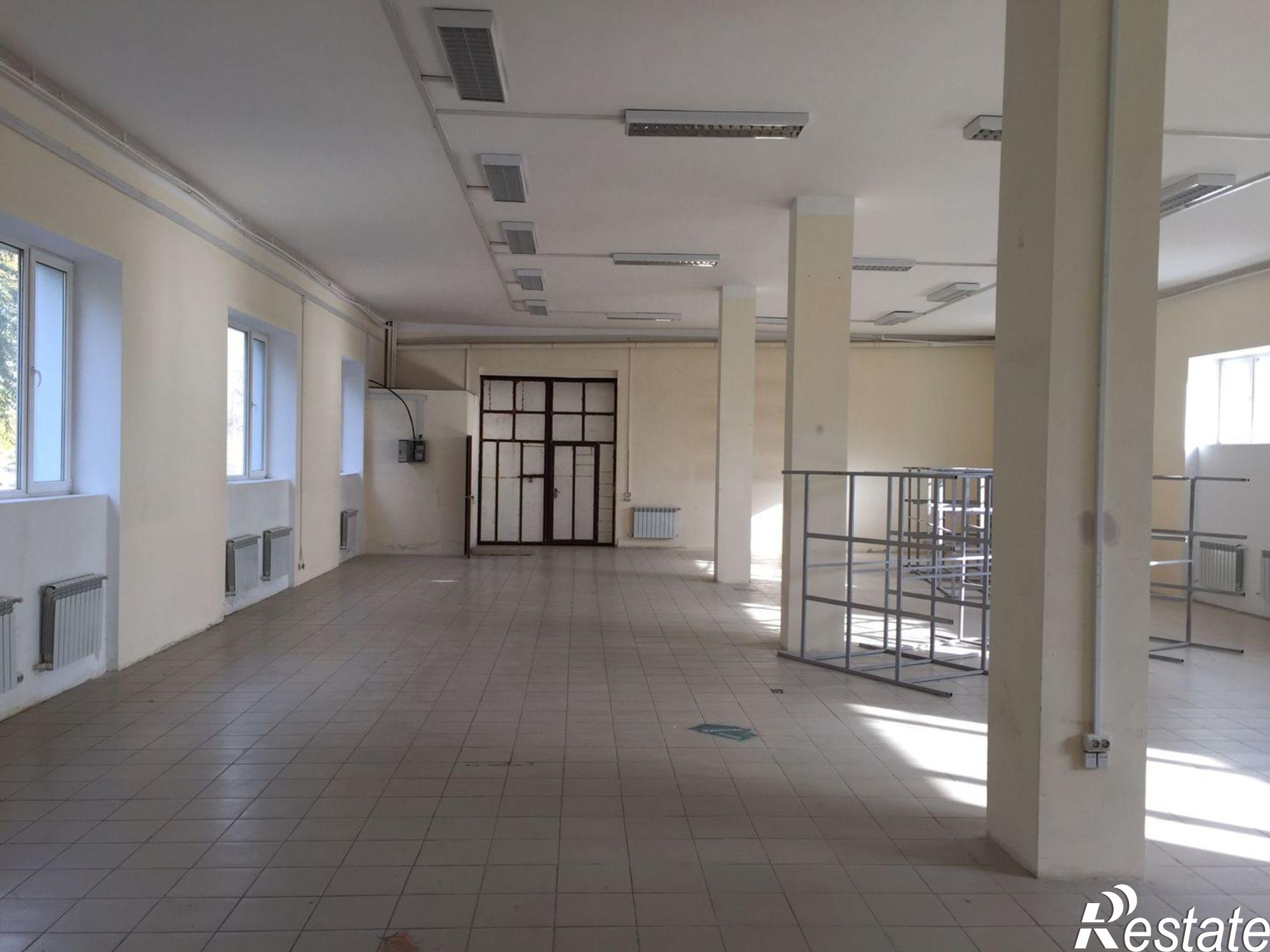 Сдать помещение свободного назначения за 105 000 рублей на г. Астрахань, Ленинский р-н, ул. Аксакова 7 Б