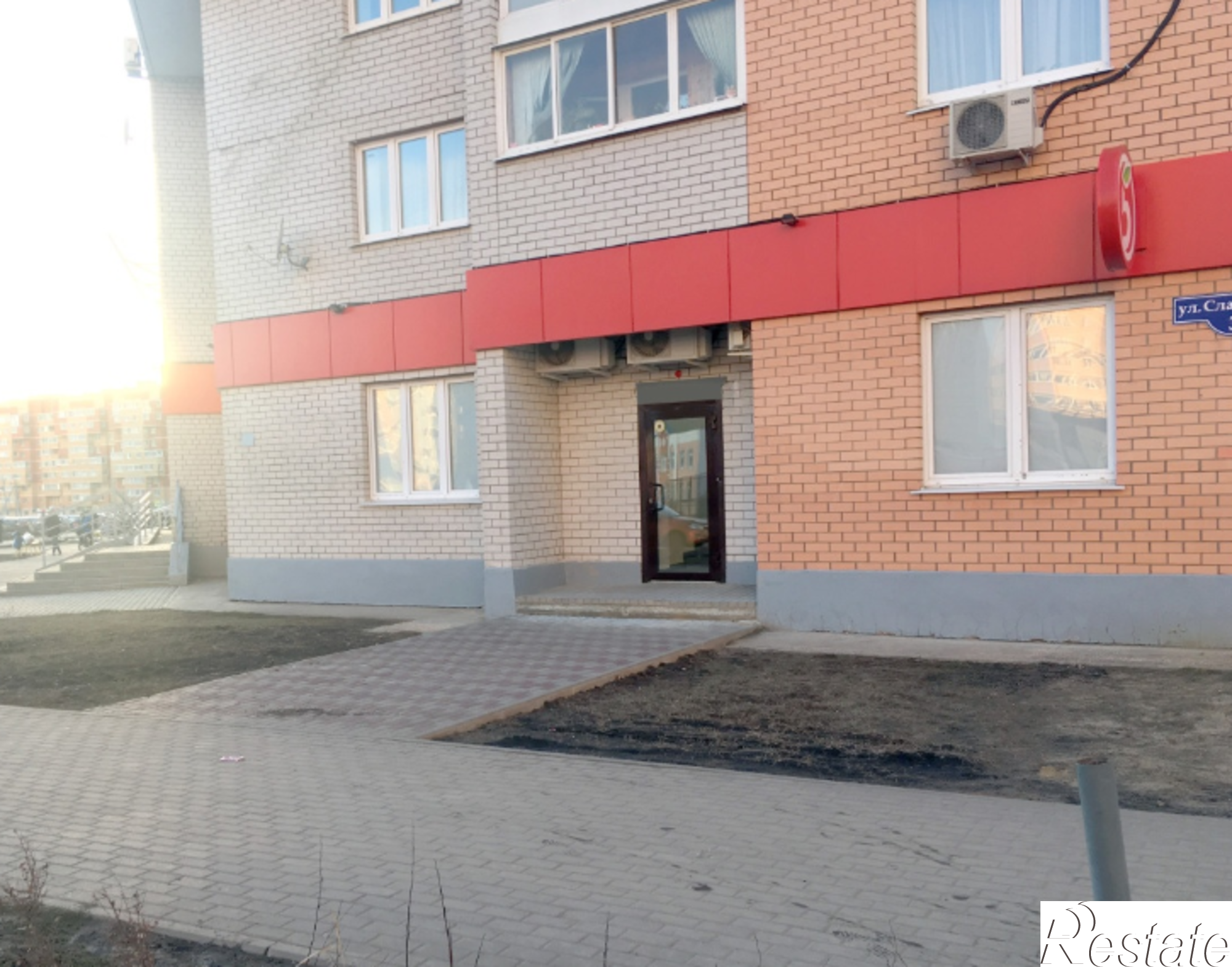 Сдать торговое помещение за 60 000 рублей на Славянова, д. 3