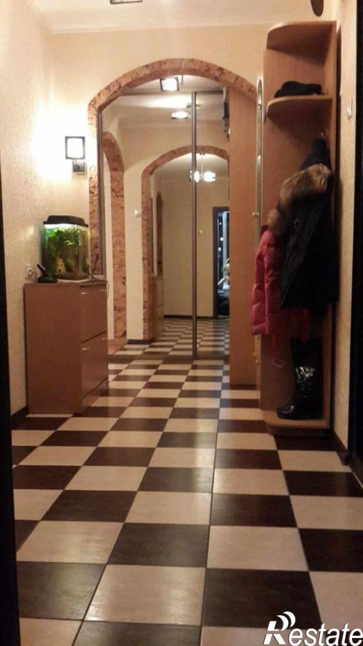 2-комн квартира ул. Высоцкого,64