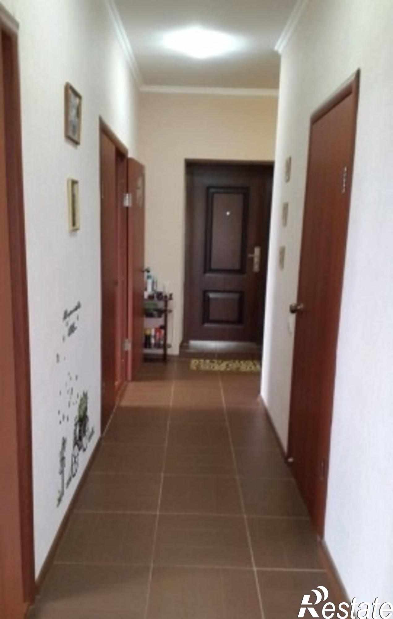 Купить квартиру за 2 300 000 рублей на Гастелло улица, 1005