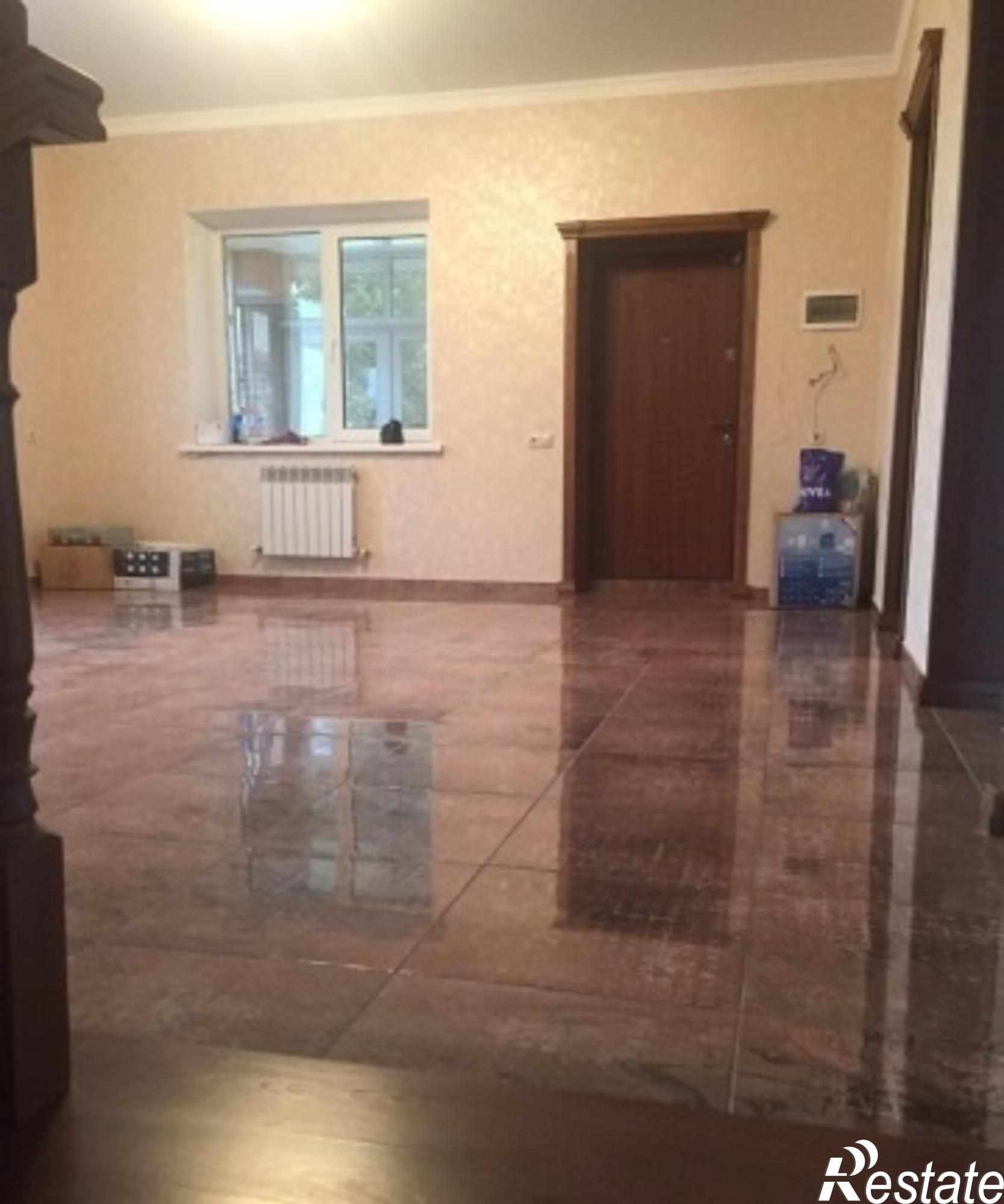 Купить дачу, дом, коттедж за 9 000 000 рублей на Сальская улица, 1005