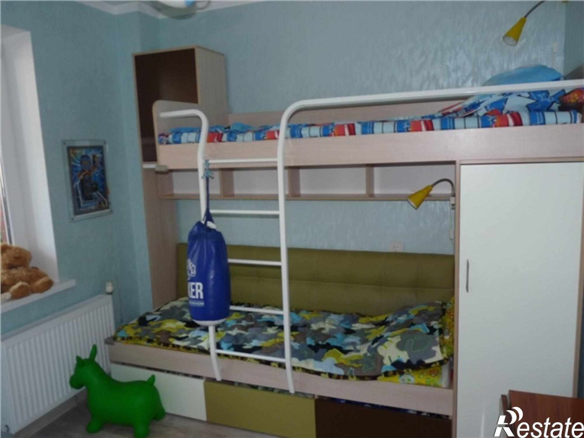 Купить квартиру за 3 900 000 рублей на половинко улица, 1000