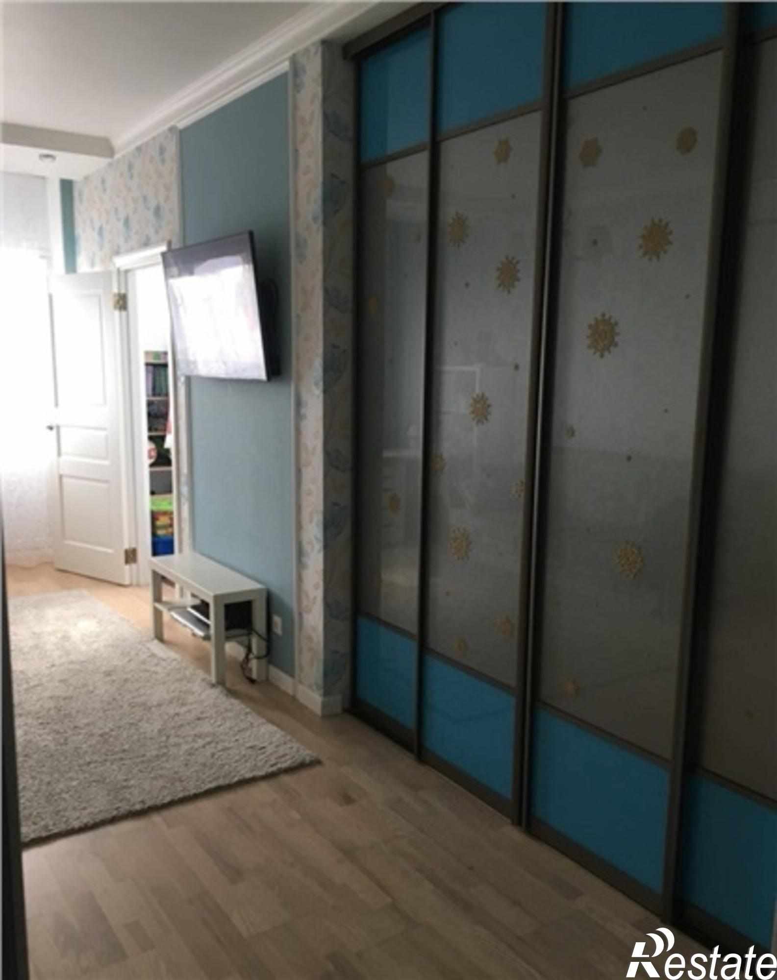Купить квартиру за 7 700 000 рублей на Комарова улица, 101