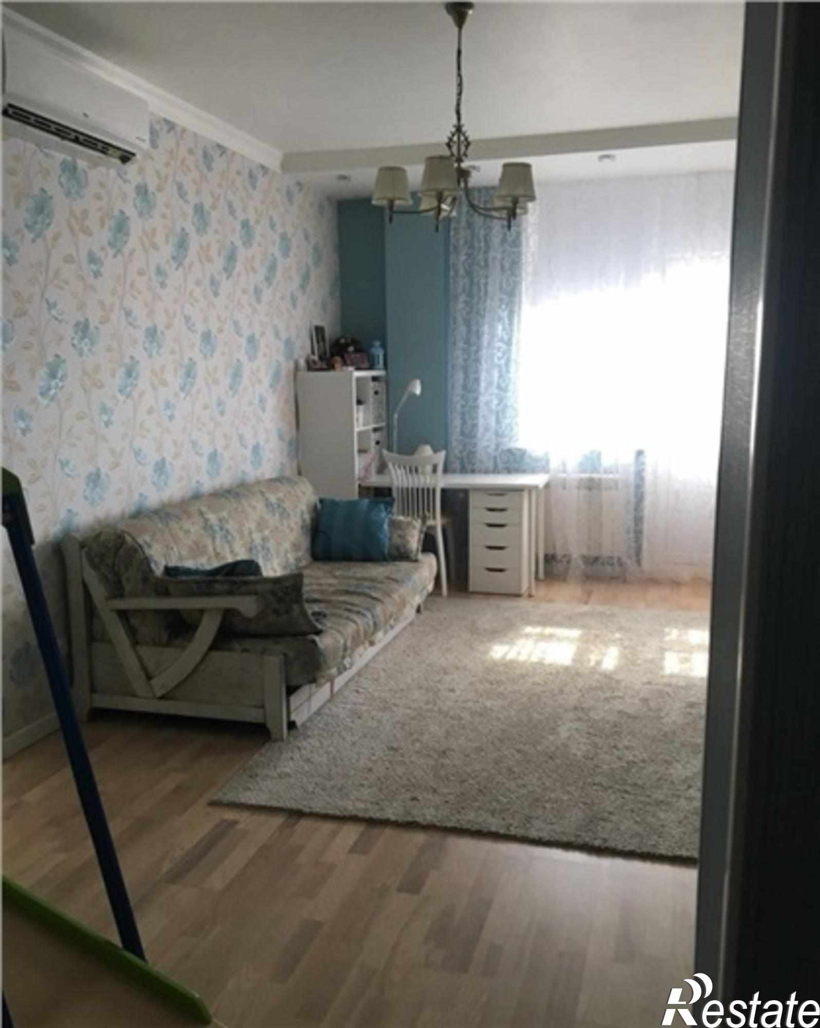 Купить квартиру за 7 700 000 рублей на Комарова улица, 101