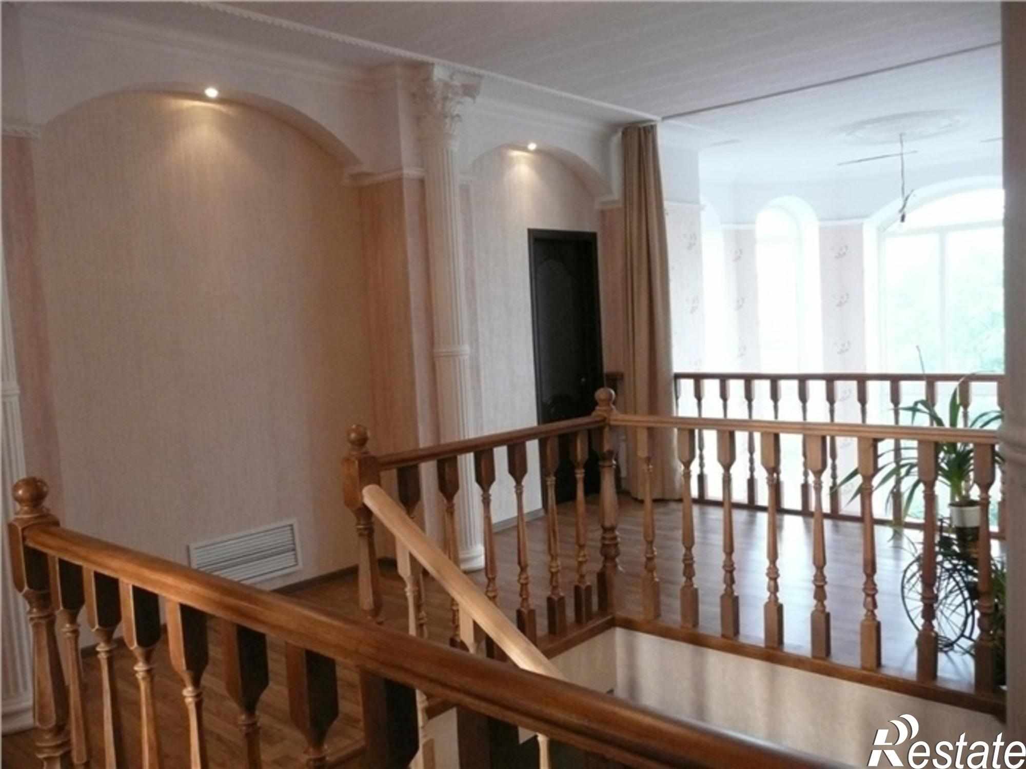 Купить дачу, дом, коттедж за 11 000 000 рублей на м.горького улица, 1015