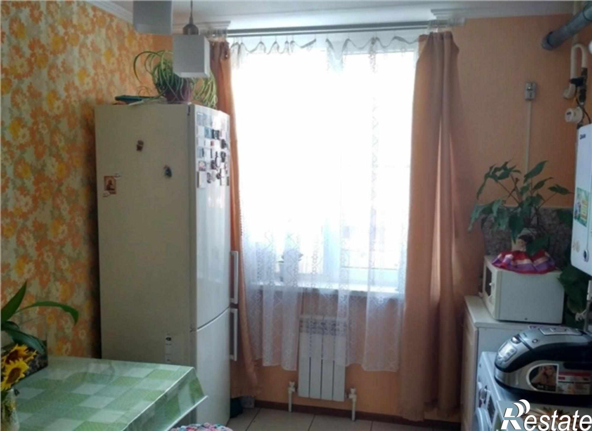 Купить квартиру за 2 400 000 рублей на Комарова улица, 132