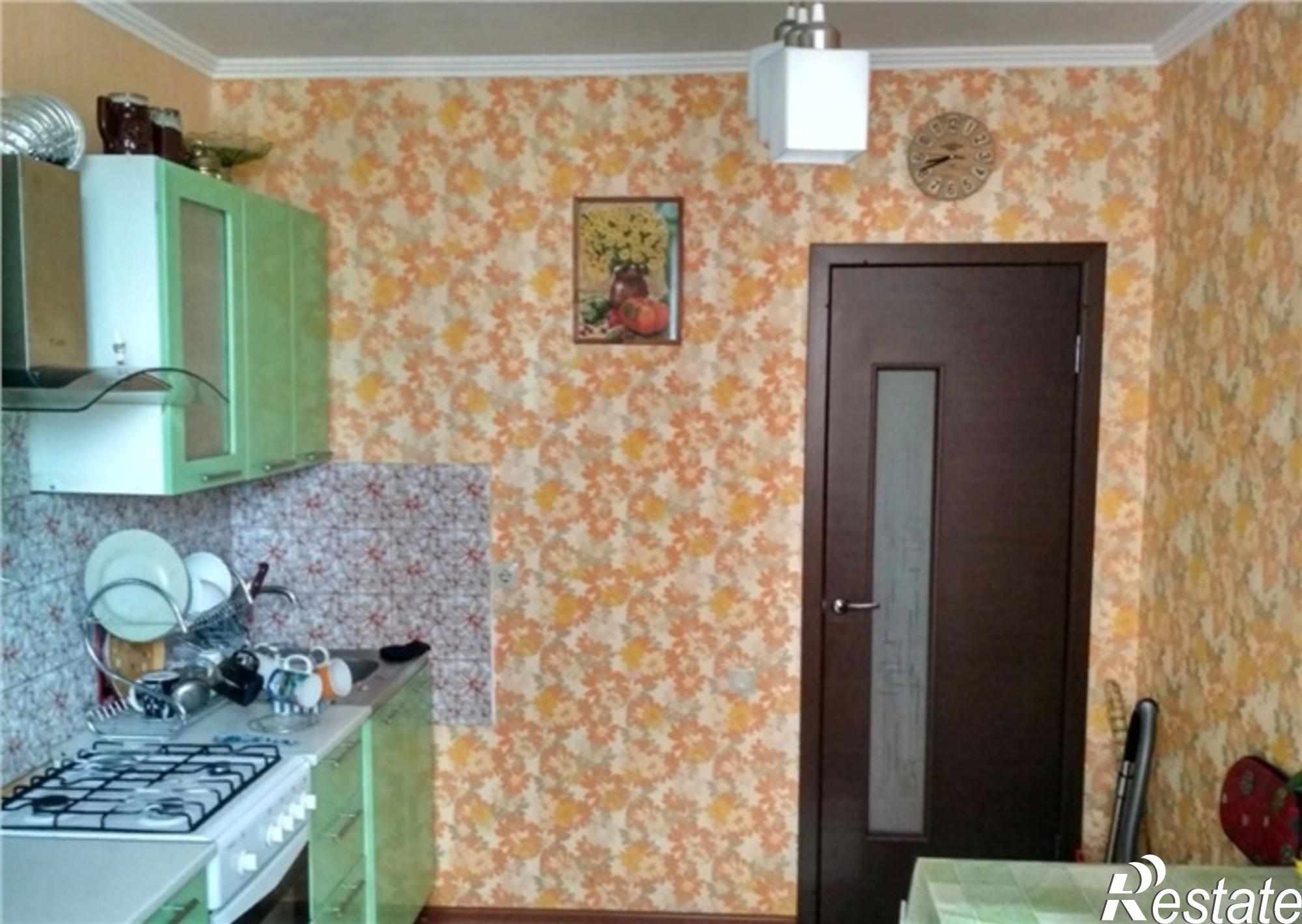 Купить квартиру за 2 400 000 рублей на Комарова улица, 132