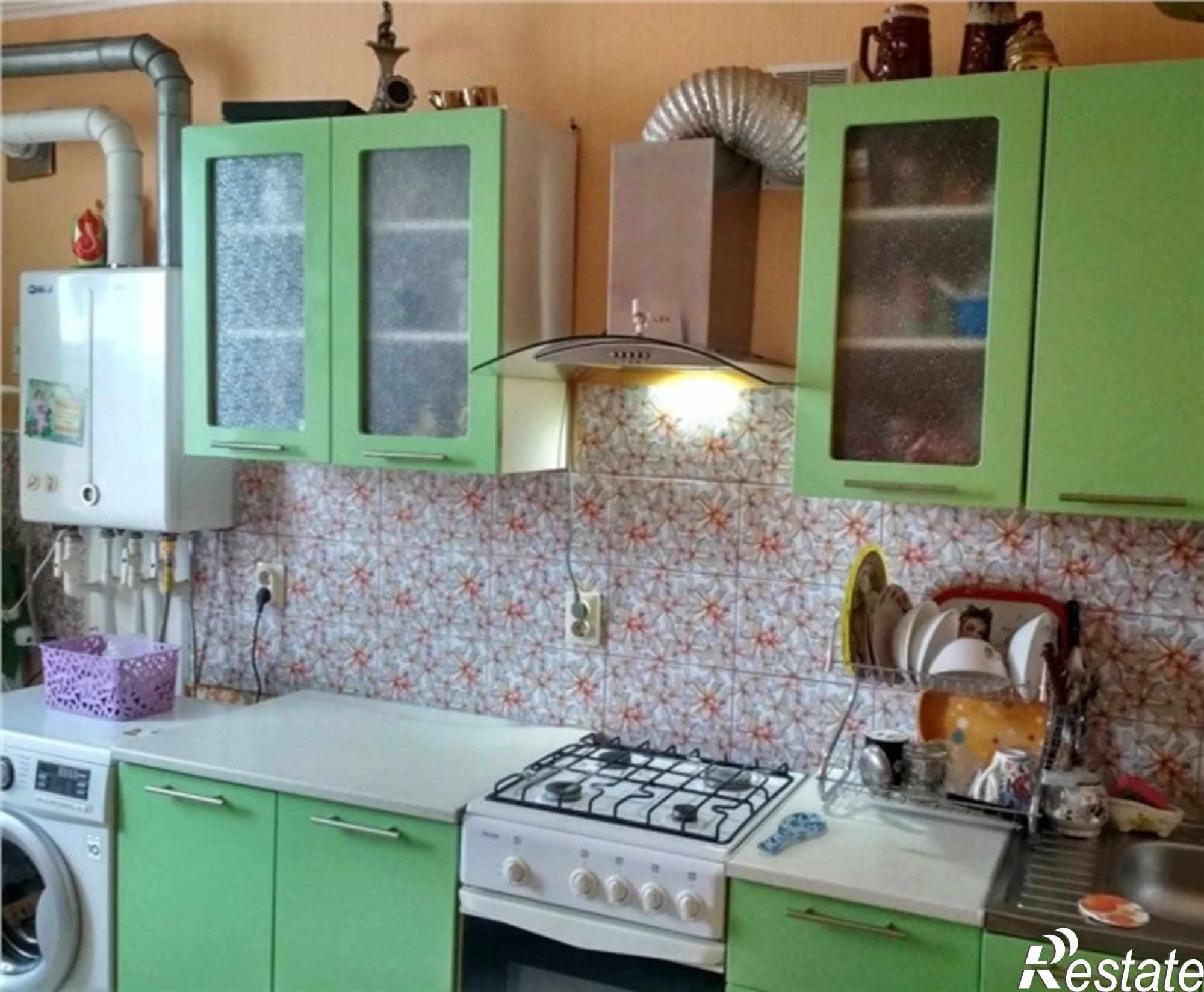 Купить квартиру за 2 400 000 рублей на Комарова улица, 132